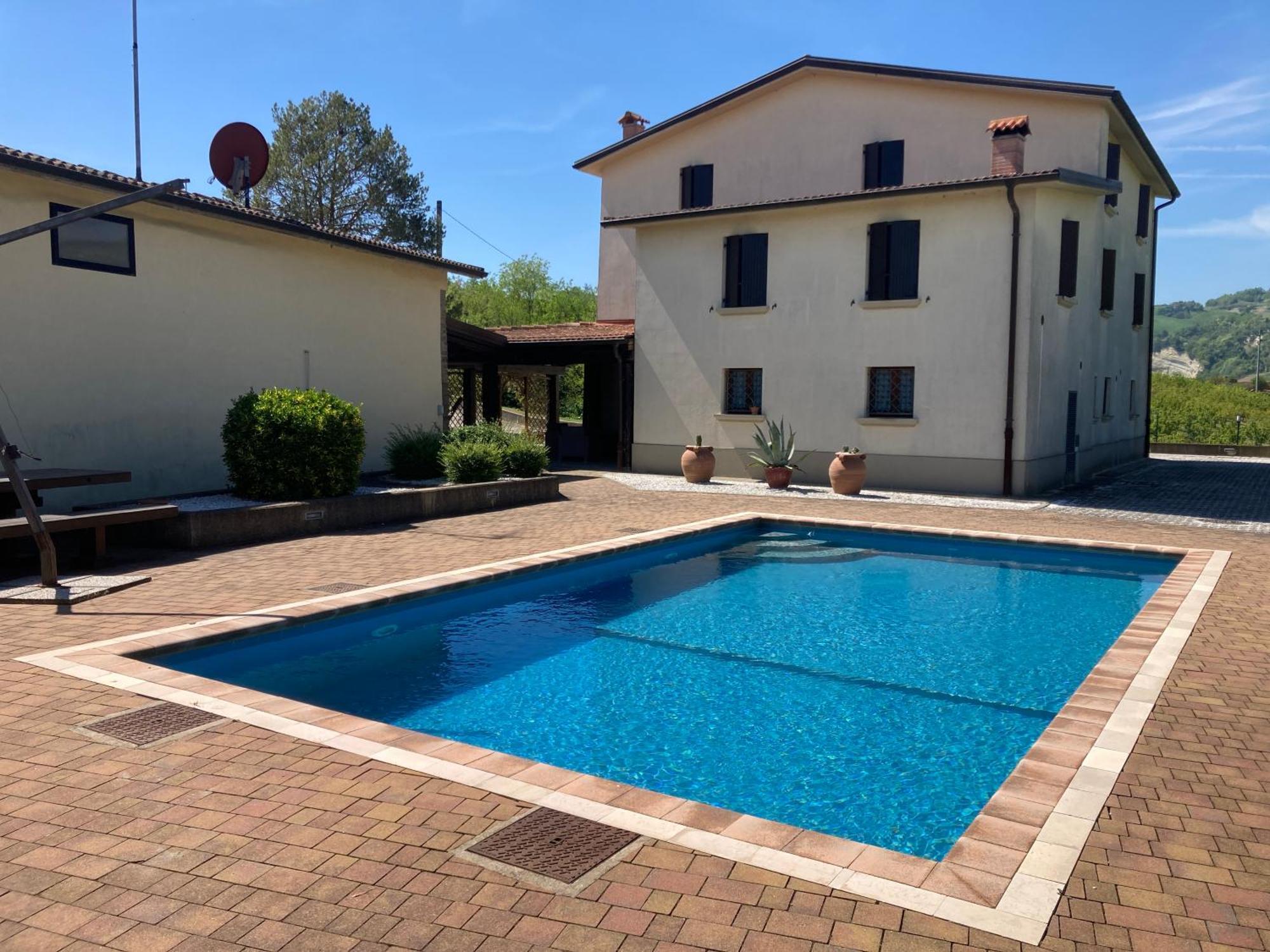 Ca' Vanello Borgo Tossignano ภายนอก รูปภาพ